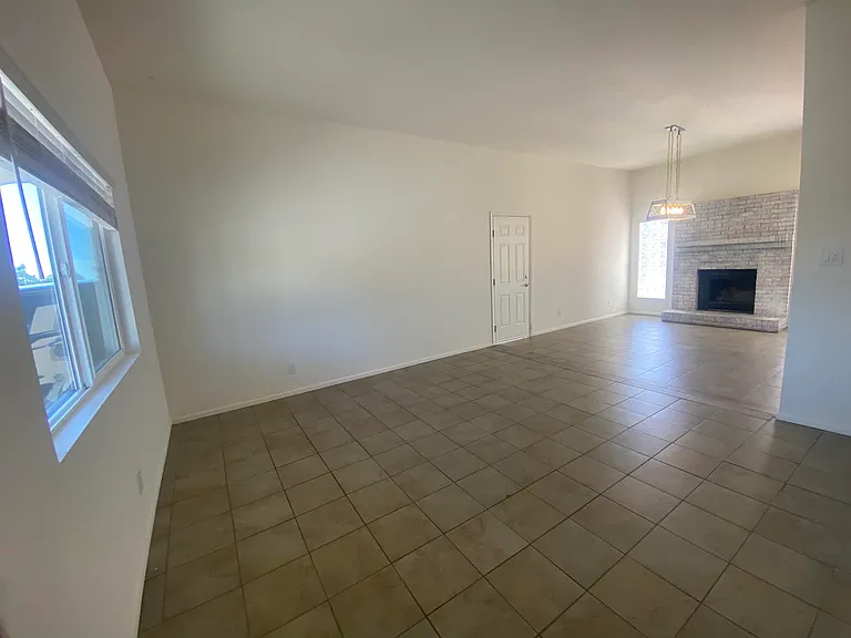 10501 Delicado Pl NE — Photo 3