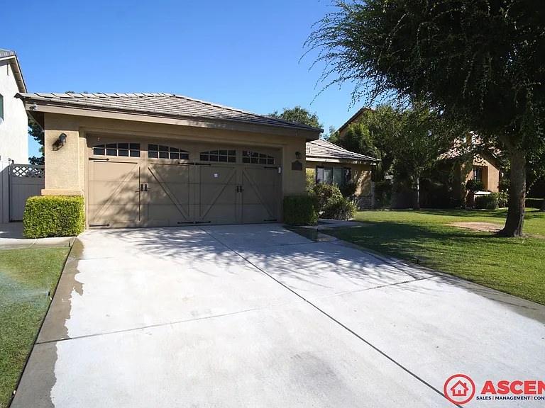 12708 Beechfield Dr — Photo 1
