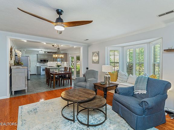 5th image of 9209 Countryway Dr
