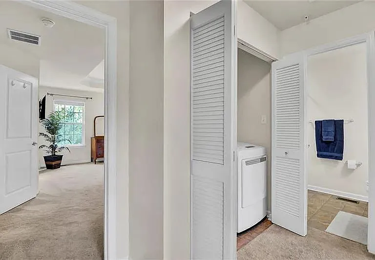 611 Edison Dr — Photo 3