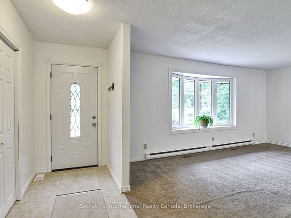 3rd image of 1048 Old Falkenburg Rd
