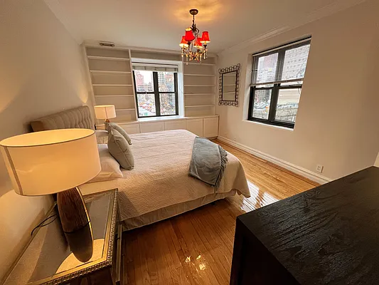 Rented by Apartment Luxe Realty Group, Inc | media 34