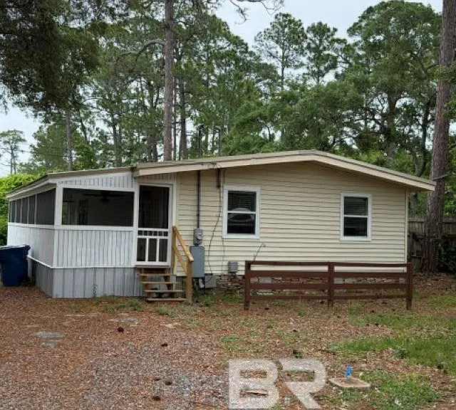 5594 Virginia St — Photo 1