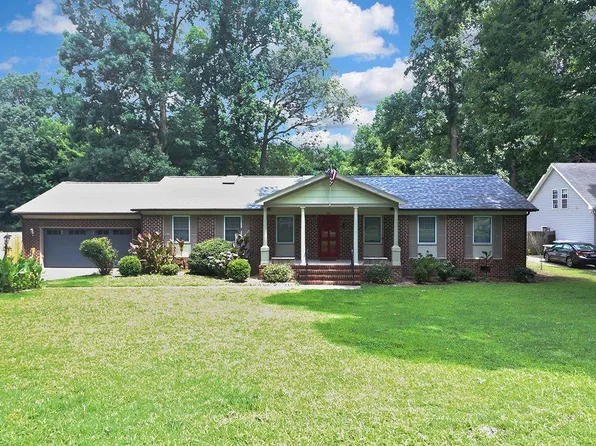 212 Pinewood Dr, Camden, NC 27921
