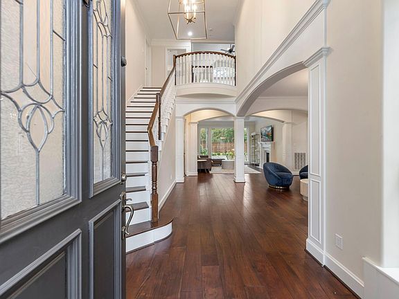 3rd image of 90 W Horizon Ridge Pl