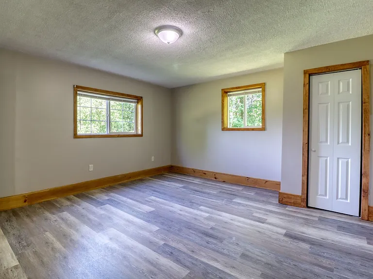 10066 Point Rock Rd — Photo 11