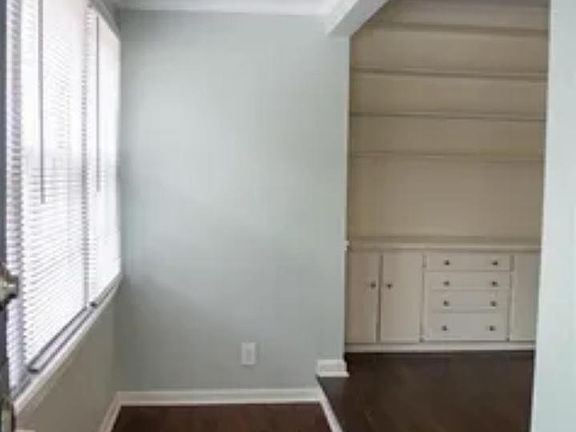 4th image of 1803 Lee St