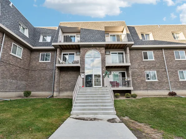 820 McIntosh Ct APT 207, Prospect Heights, IL 60070