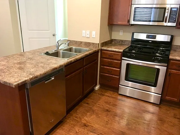 10300 Bellwether Ln — Photo 5