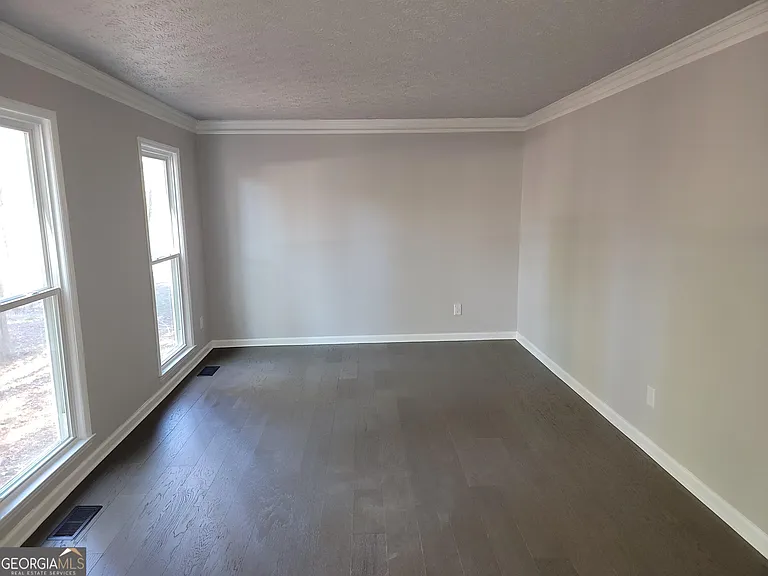 260 Greenfield Cir — Photo 8