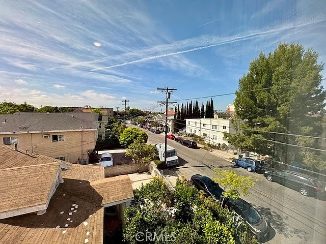 1210 1/2 Fedora St — Photo 14