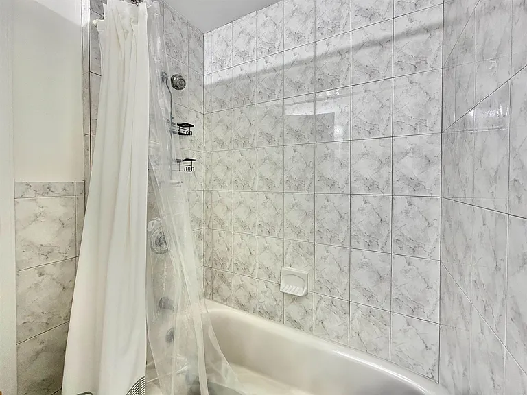 205-207 Madison St #2B — Photo 21