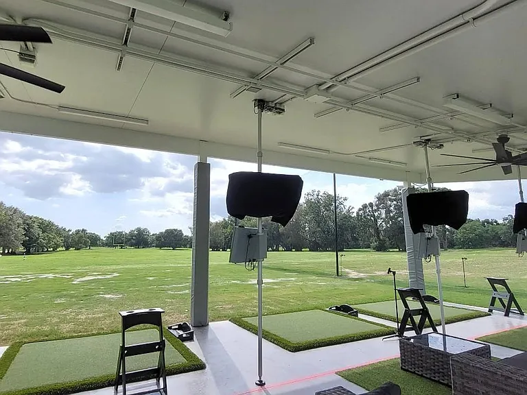 Rodger's Golf Course with shot tracer and range.
