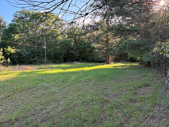 5th image of 612 Edwin Reynolds Rd