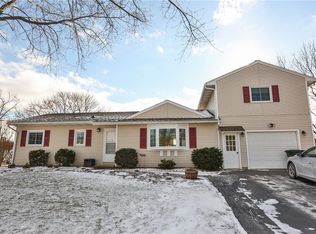 22 Green Isle Rd, Henrietta, NY 14467