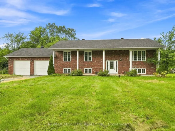 372 Lake Park Rd, Beckwith, ON K7C 0C4