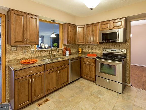 3rd image of 3808 Westwood Manor Way