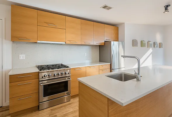 Sold by Owner | media 9