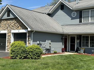 8 Lamplight St, Beacon, NY 12508