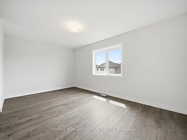226 Bruce Cameron Dr — Photo 32