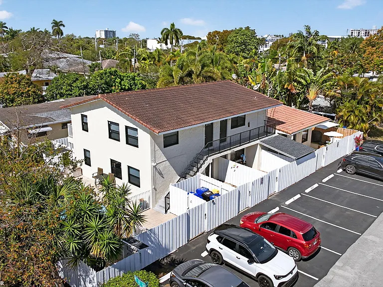 1501 NE 7th Ave #3 — Photo 3