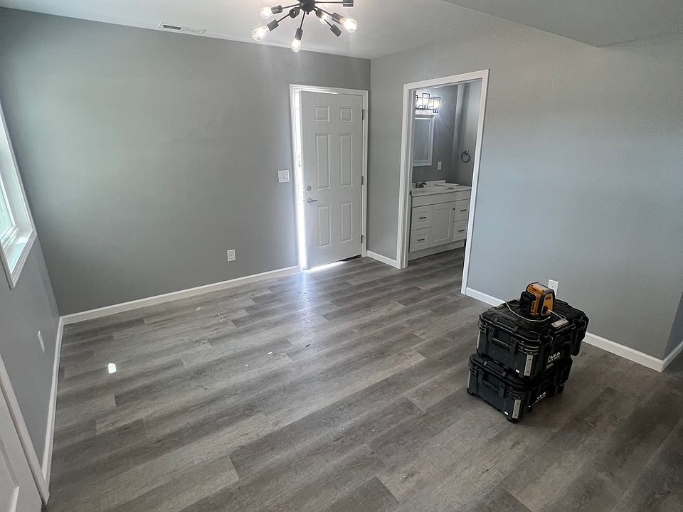 2nd image of 2101 Linden Ave