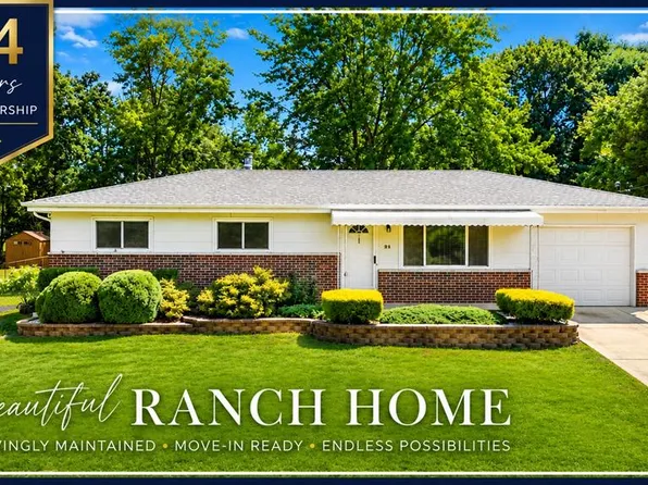 21 Della Dr, Fenton, MO 63026