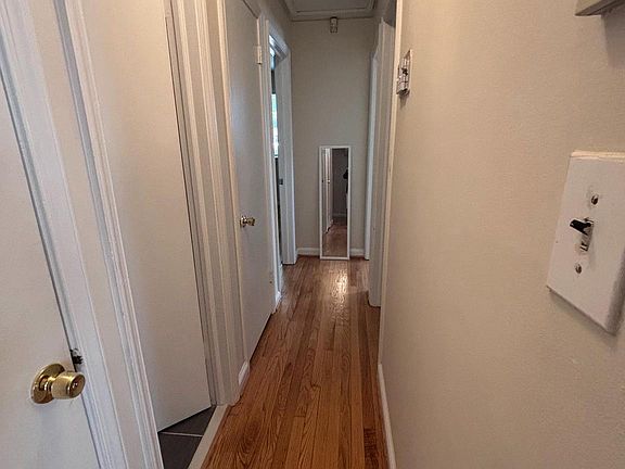4th image of 1813 S Stafford St