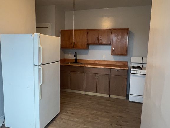 2nd image of 42 Redding St #6