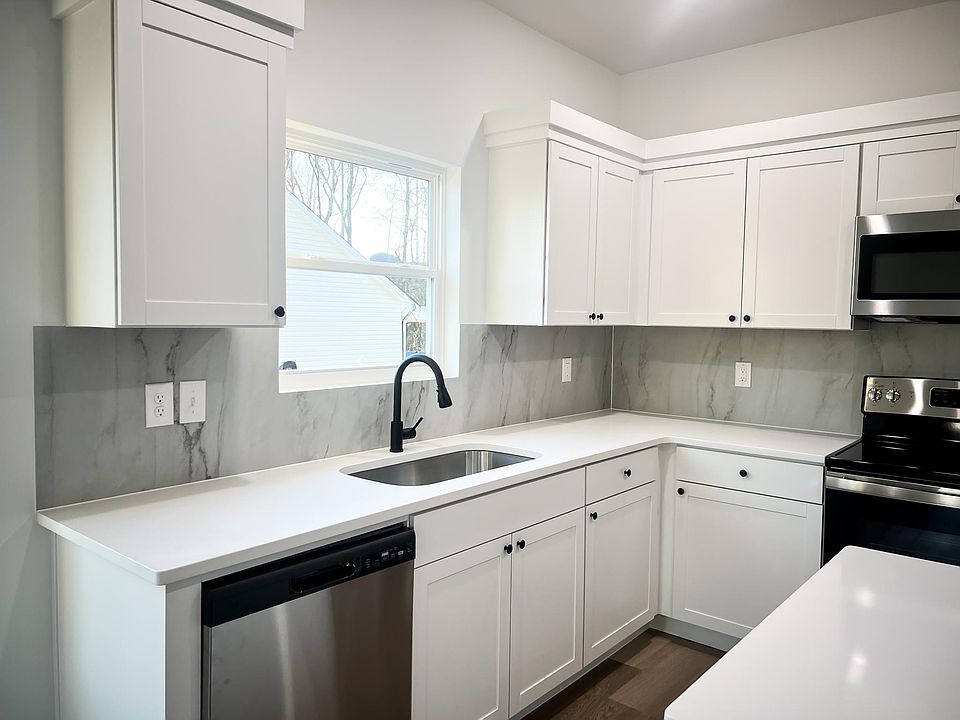 1st image of 290 Hummingbird Ln