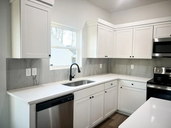 290 Hummingbird Ln, Chesnee, SC 29323