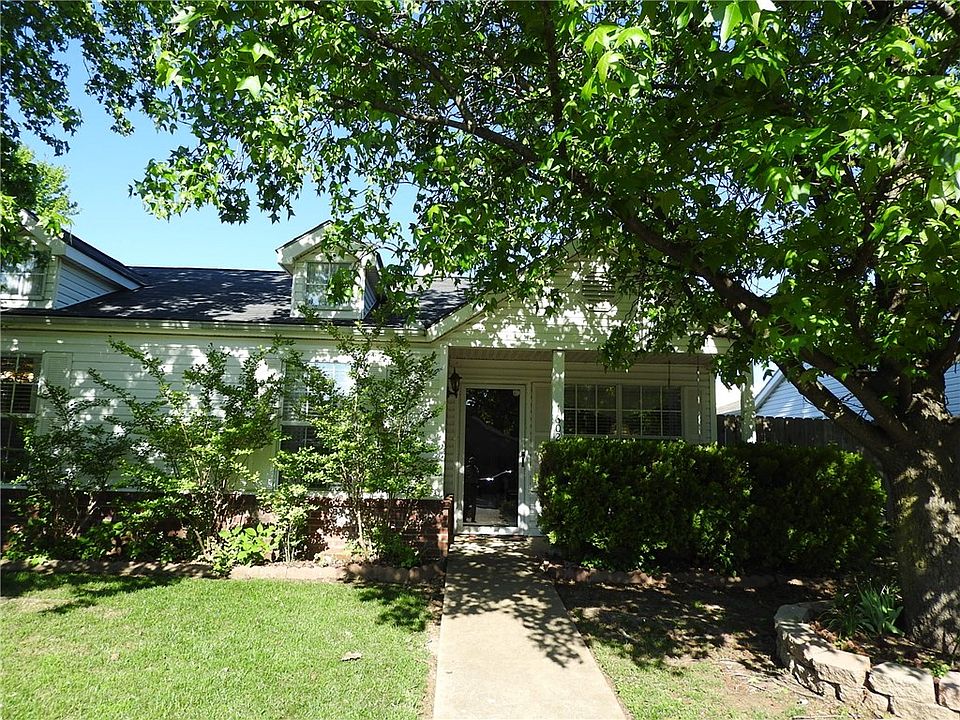 2nd image of 1602 Parkview Pl