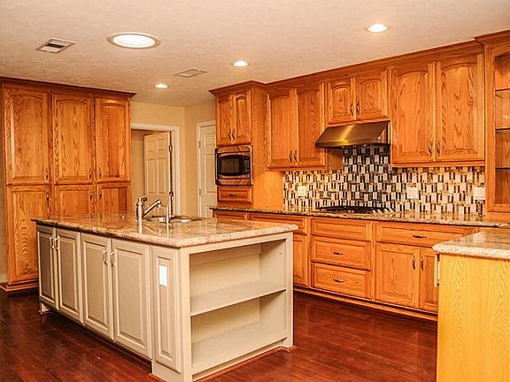 4th image of 13918 Saint Marys Ln