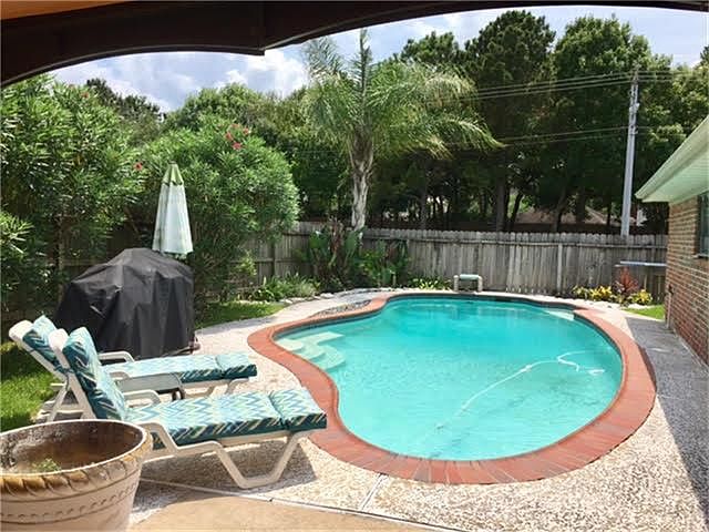 1st image of 15702 Dunmoor Dr