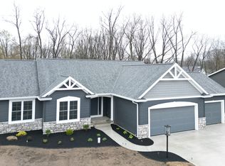 22394 Via Del Corso, Elkhart, IN 46516