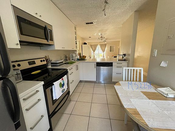 3rd image of 2248 SW 81st Ave