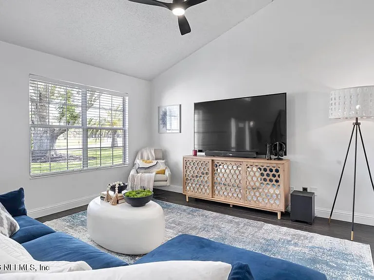 14352 Crystal Cove Dr S — Photo 7