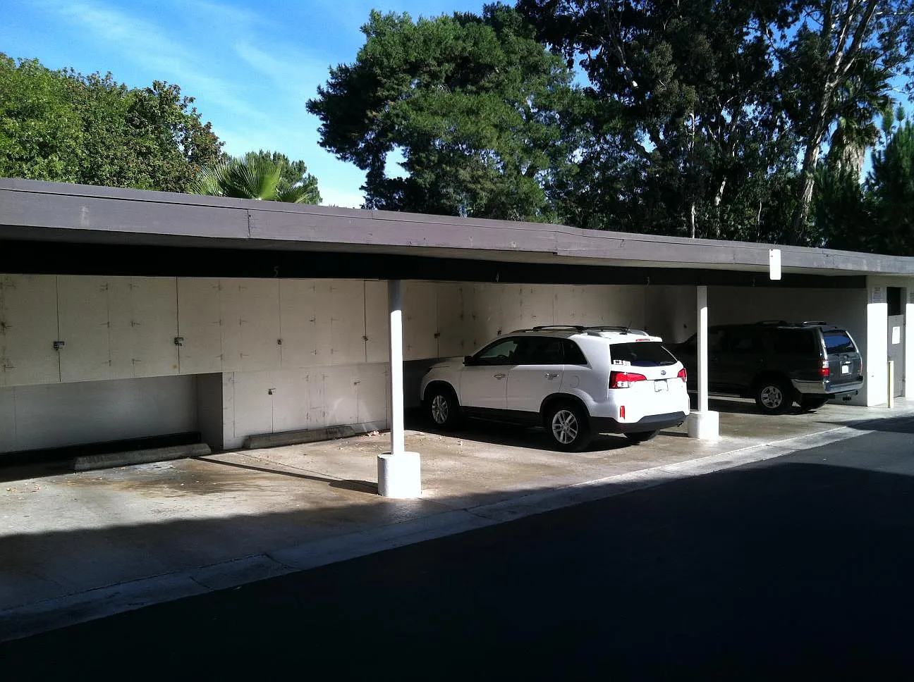 2 bed, 1.5 bath, 924 sqft, $2,795 — Photo 2