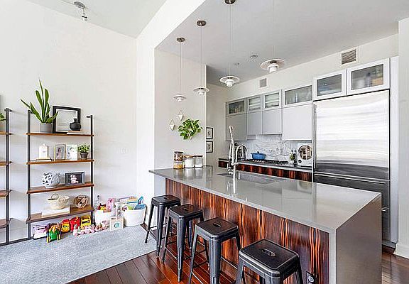 4th image of 243 W 60th St APT 2E