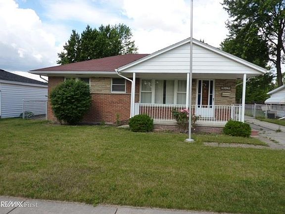 3rd image of 25425 Audrey Ave