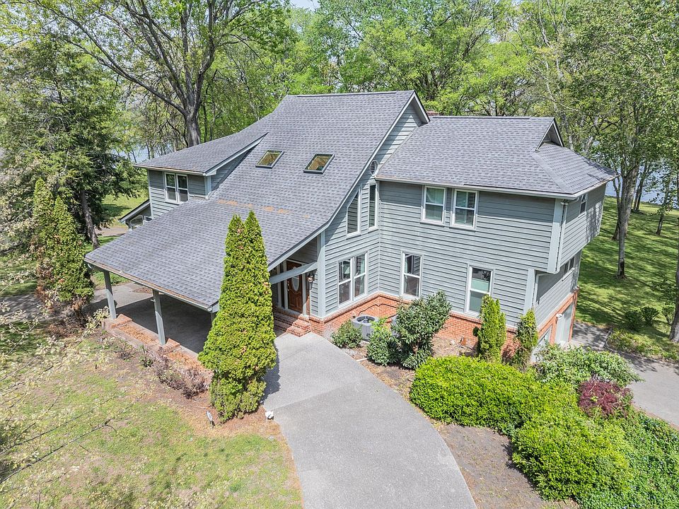 1st image of 936 Bay Dr