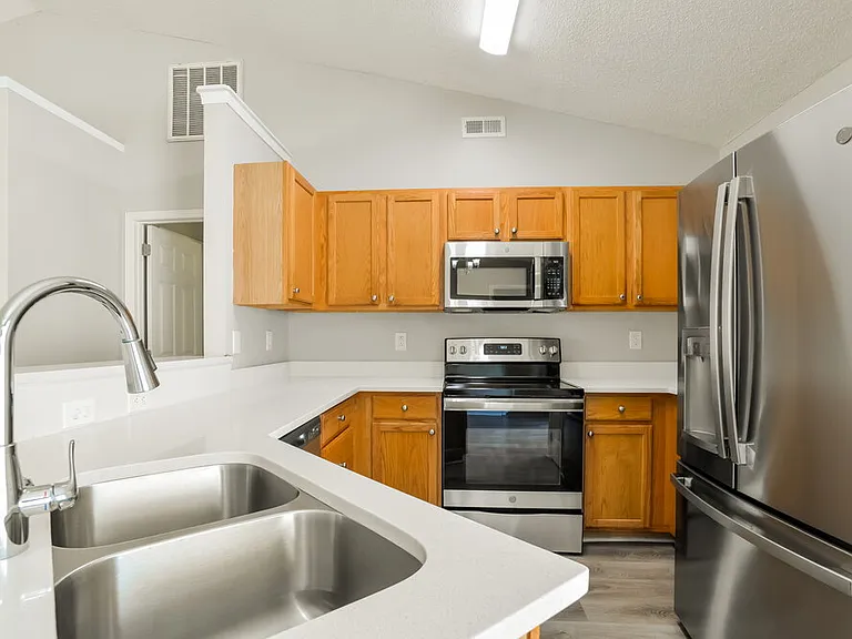 7218 Kavan Hunter Dr — Photo 8