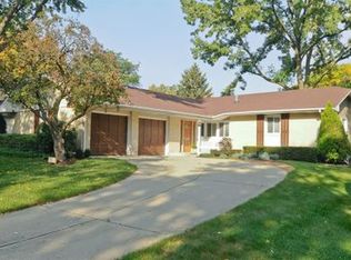 2055 Vermont St, Rolling Meadows, IL 60008