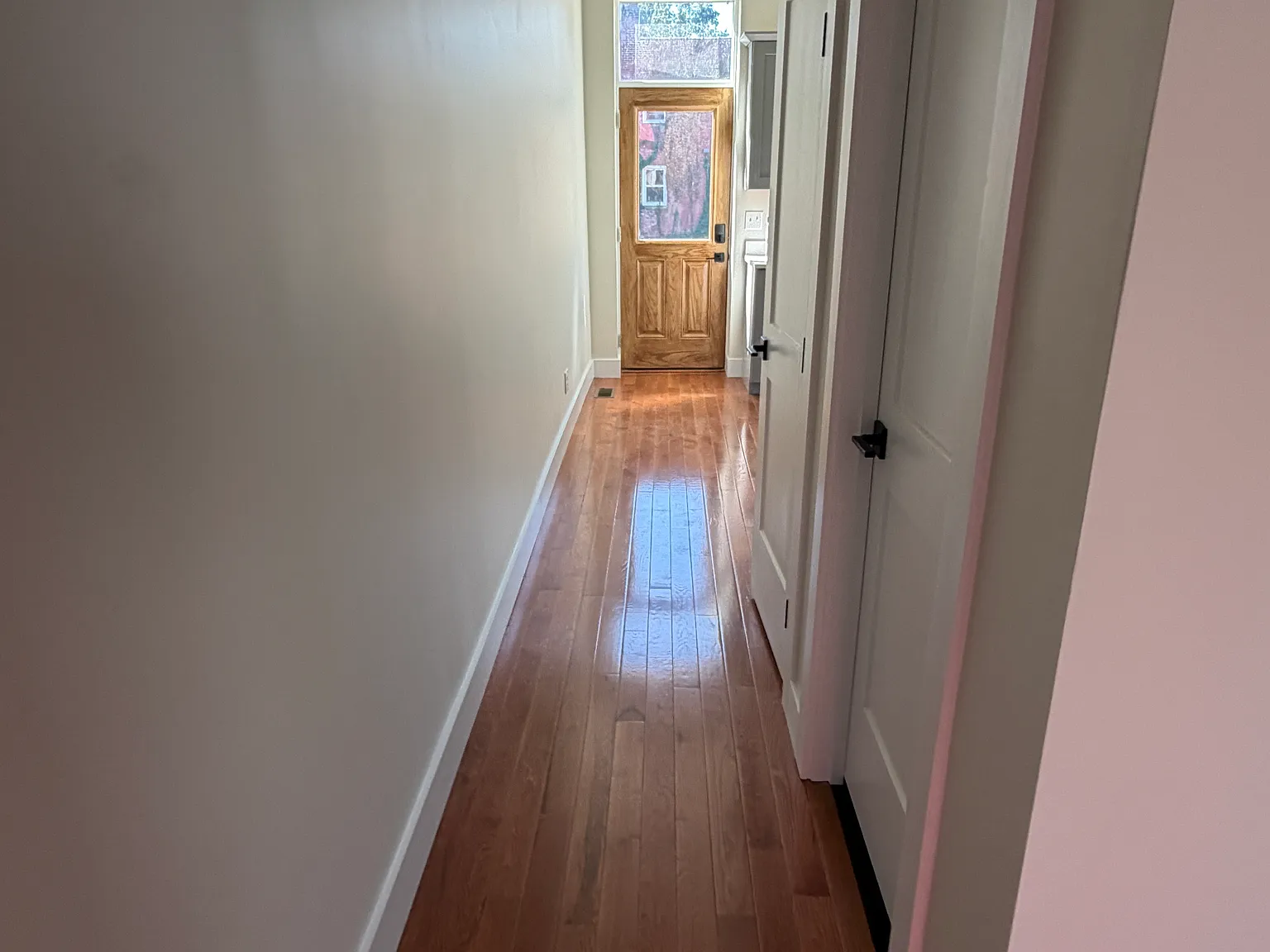 3 bed, 2.5 bath, 1570 sqft, $3,500 — Photo 3