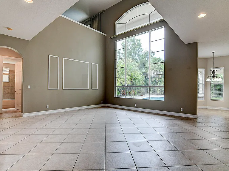 670 Edgebrook Ln — Photo 11