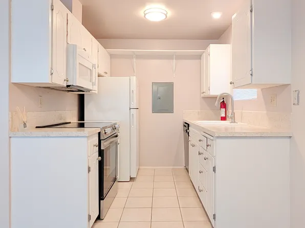 8523 23rd Ave NE APT 1, Seattle, WA 98115