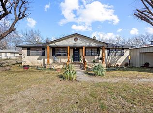 210 Maple Ave, Colbert, OK 74733