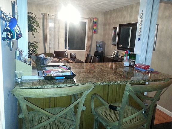 5th image of 72 Debbie St #B