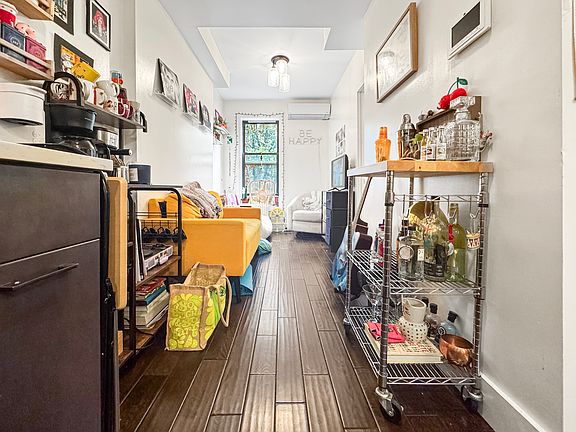 3rd image of 809 Quincy St #3A