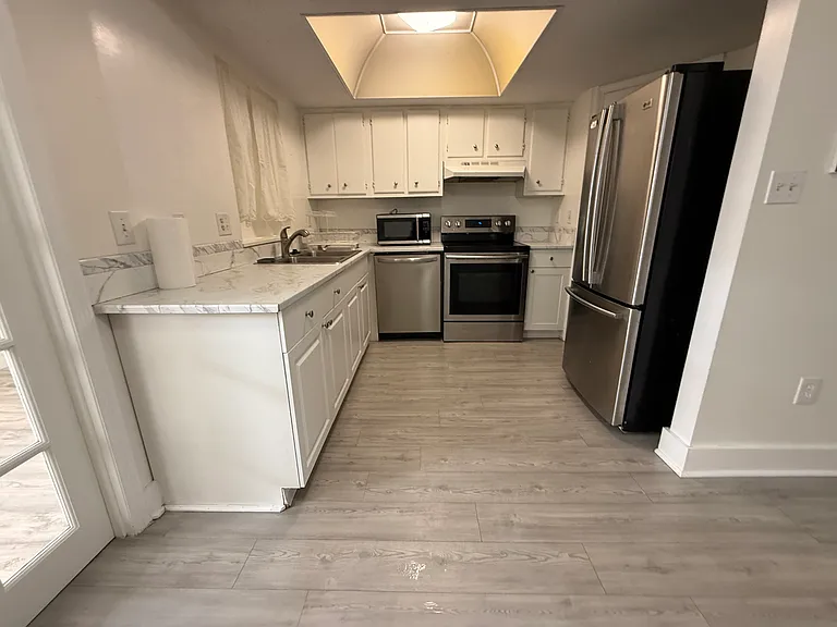 1458 Tamiami Trl #T7 — Photo 10
